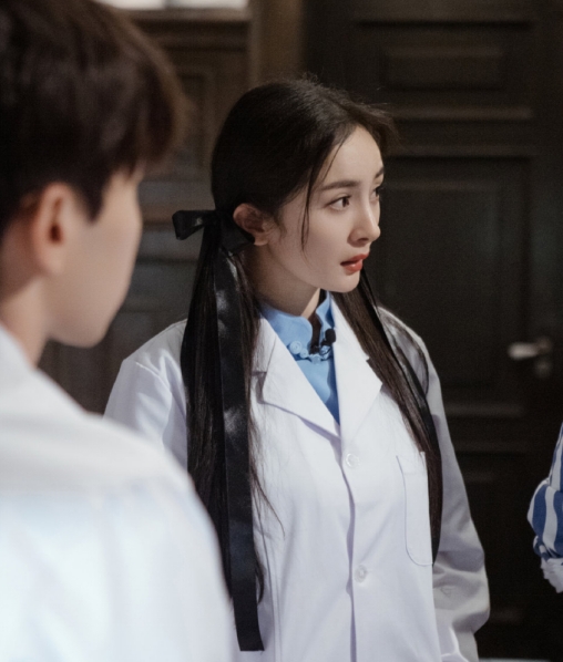 杨幂|杨幂记忆力超强！用Rap完整唱出节目病历卡，网友：还是走调了