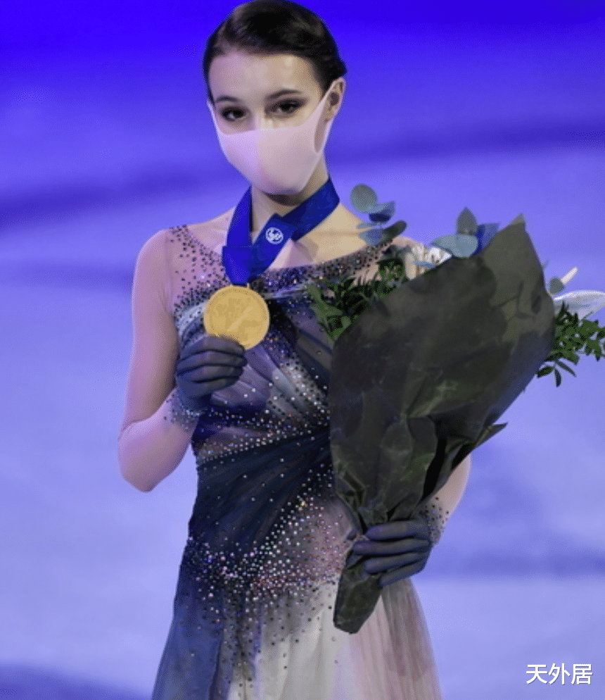 俄罗斯队|新女神！俄罗斯16岁天才少女首夺世锦赛冠军，口罩都遮不住高颜值