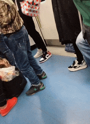 咸蛋的小姐 医生问我看到了什么？我说有一群人在游泳，网友：放大再看看