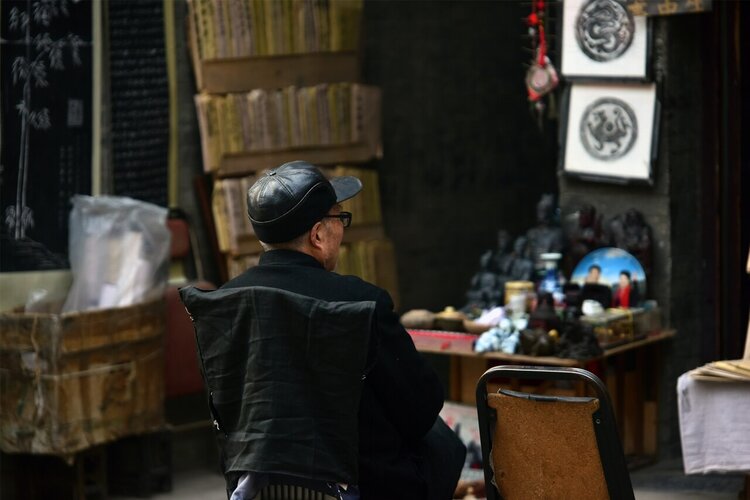 疾病|为什么老了容易有“老人味”？4个原因是罪魁祸首，要尽量避开