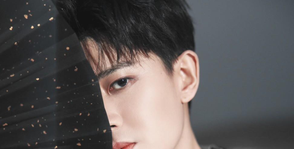 任嘉伦|《请君》拍摄遭泄露，任嘉伦片场发现代拍，手指示意的反应真实了