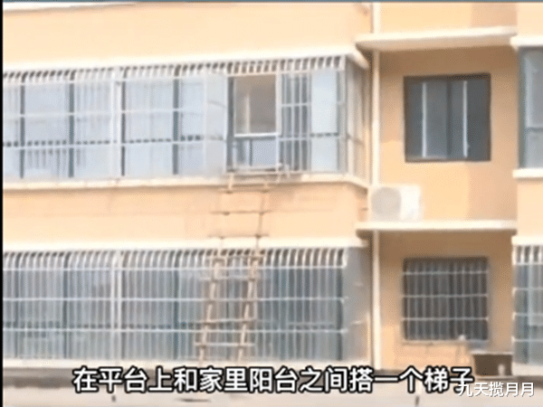 老人霸占楼梯五年，想上楼就交30万过路费，十几名业主有家不能回