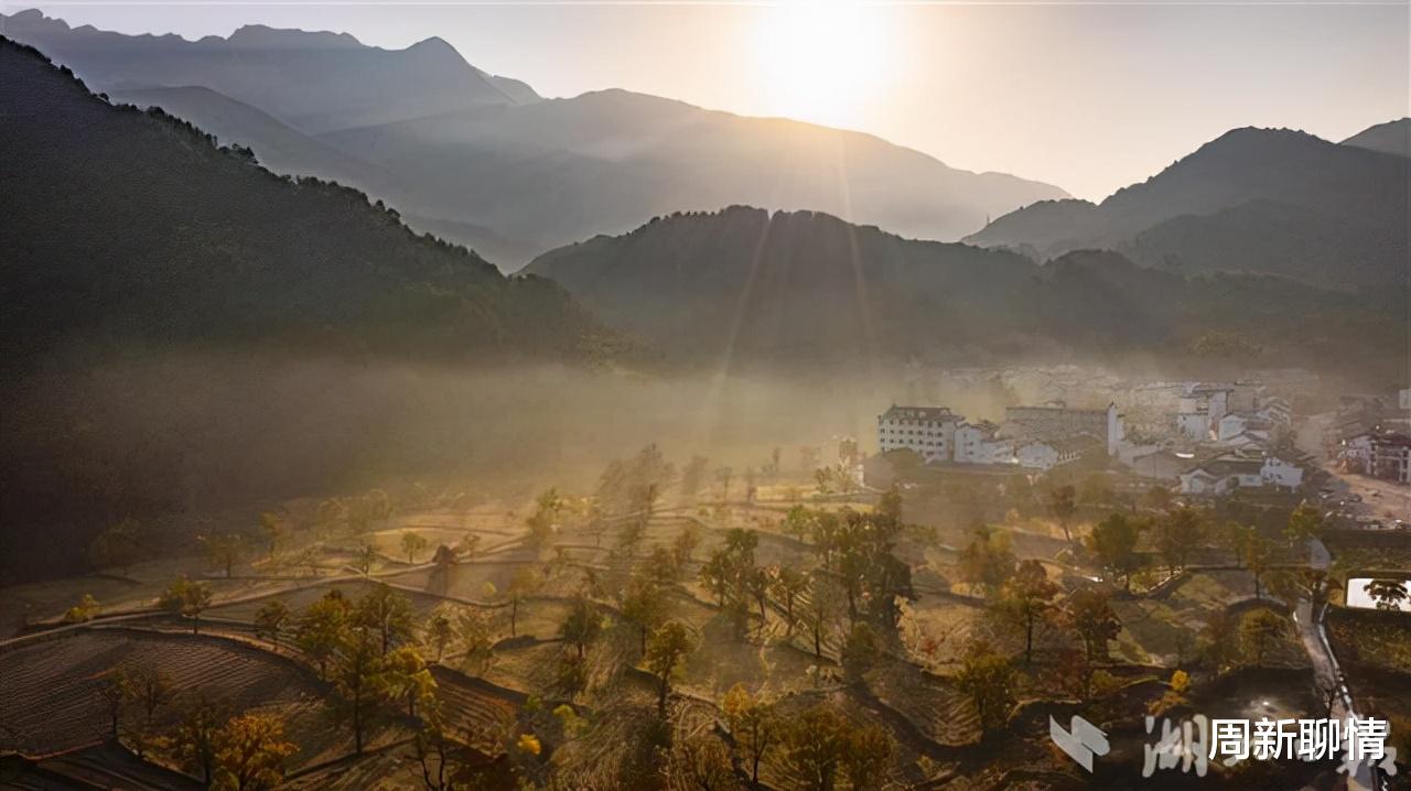 周新聊情 湖北罗田：红叶成旅游靓丽名片，音乐节揽客效果好