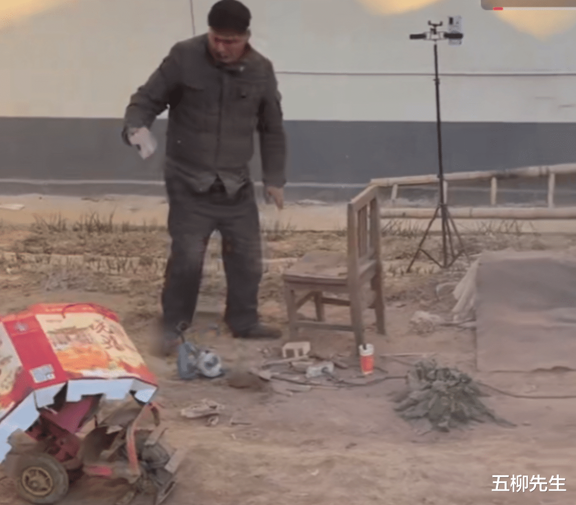 朱之文|时隔20多天,大衣嫂再次开播,大衣哥修整小院有望登山东春晚?