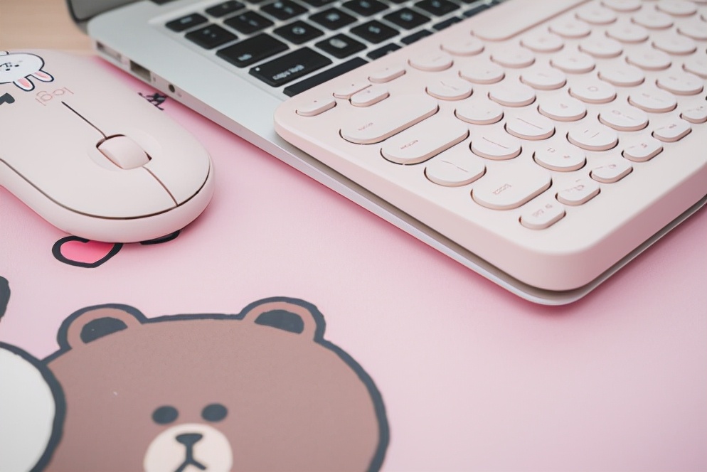 专属的iPad罗技LINE FRIENDS套装来了，可爱的粉色由不得你不喜欢