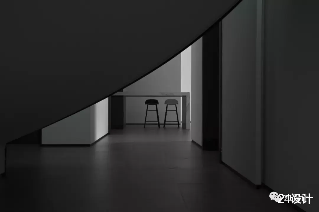 21设计:两栋镜像联排别墅,如何生成1400㎡独栋情景别墅?