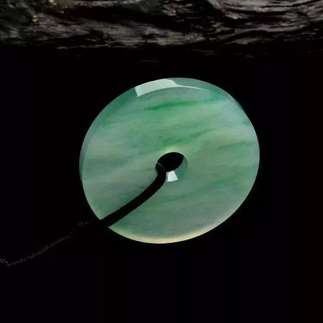 笔洗|怎样看飘花翡翠好不好？