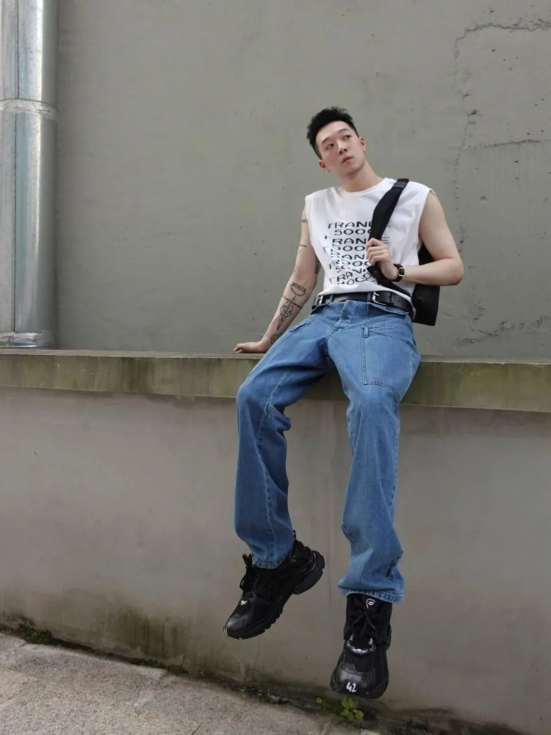 难舍离断 巴黎世家与kith联名的runner复古跑鞋是爆款还是丑笨的抄袭 都说像亚瑟士！！！