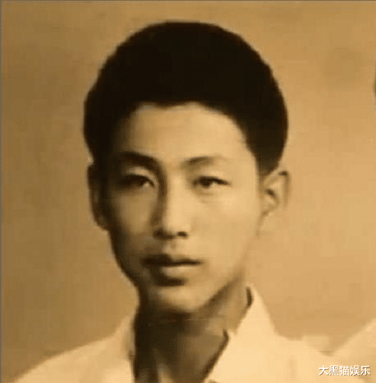 街拍|老戏骨陈道明：娶\中国第一女主播\38年无绯闻，今一家幸福