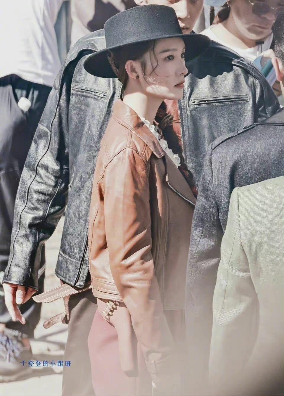 钟丽缇|《请君》主演民国造型曝光！任嘉伦冷峻霸气禁欲风、李沁英姿飒爽不失甜美