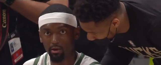 且听旭|变身教练!替身波蒂斯半场4中0连续打铁 字母哥面授机宜指导