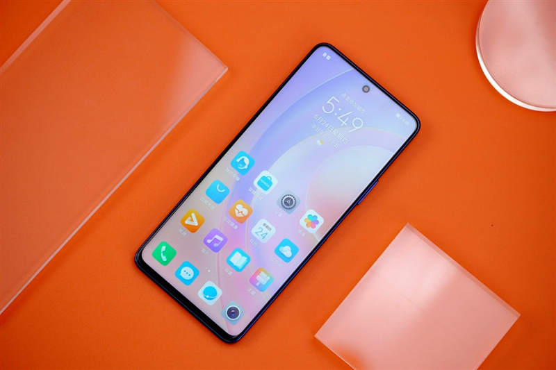 华为荣耀|国产手机诞生黑马，连续17天销量冠军，好评率达到97%