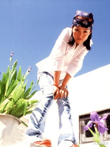 谢雨欣|可伶的雨欣：18岁生子，4登春晚，跟男友睡了4年却不知他真实姓名