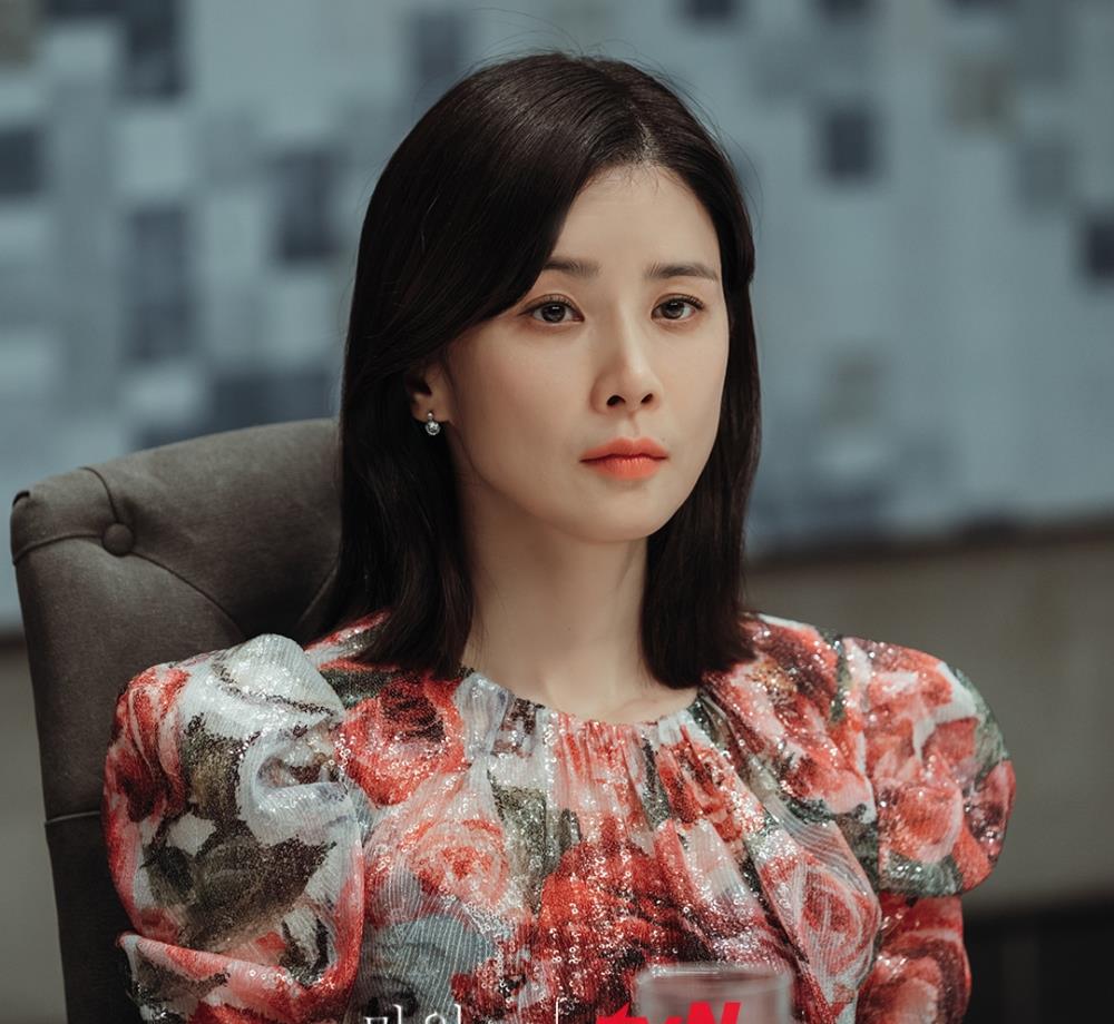 欧阳娜娜|李宝英各时期剧照！从清纯少女到霸气女神，公认颜值巅峰在30代