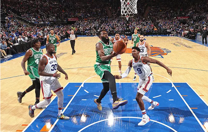 奶球妈咪聊|如此表现，不配致敬科比！塔图姆30次出手20分，绿军不敌尼克斯！