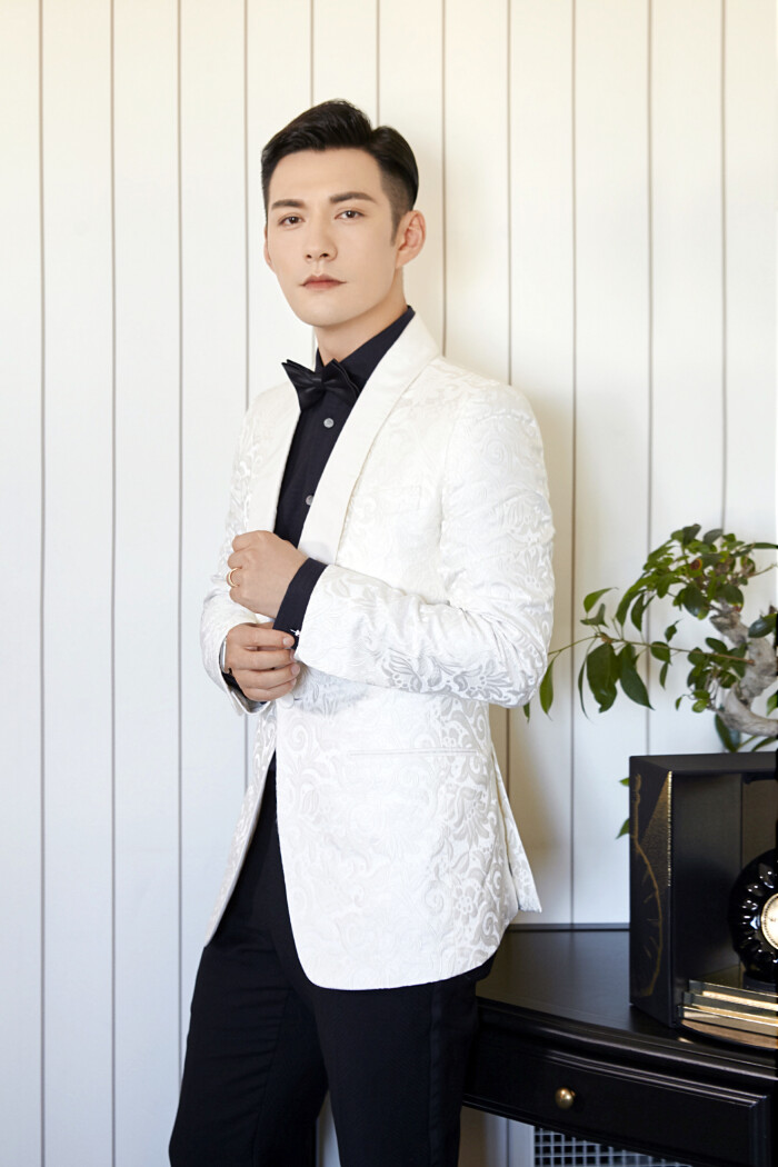 严屹宽|严屹宽那么帅，为什么不火？他与老婆，男神与迷妹之间的浪漫相遇