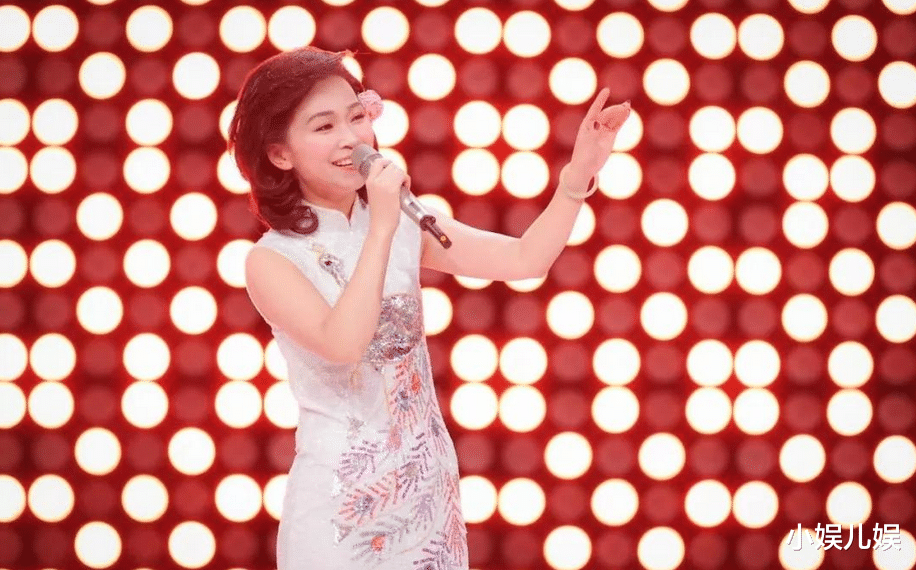 明星|央视综艺节目为啥老请“假明星”?“大咖”云集,观众却越看越尴尬!