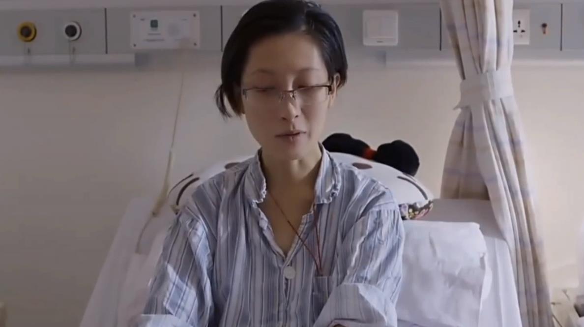 中年女同学自救指南 舍命生下孩子, 去世10个月丈夫再婚儿子被过继, 张丽君只感动了自己