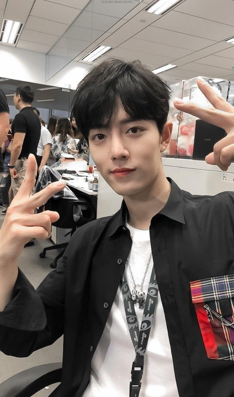 肖战|流量不是原罪,肖战的“顶流”是用五年时间演数十个角色走出来的