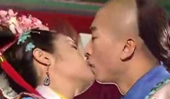 忧郁林黛玉|《还珠格格》背后事:李婷宜被林心如经纪人骗,周杰否认舌吻