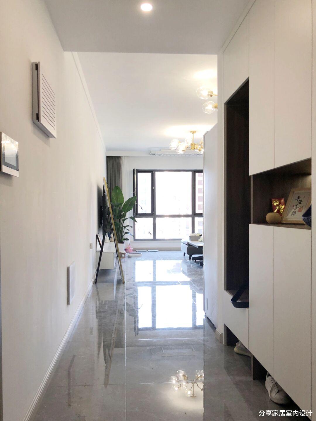 看独立家装设计师的新房，极简装修，全屋无吊顶不做电视墙很喜欢