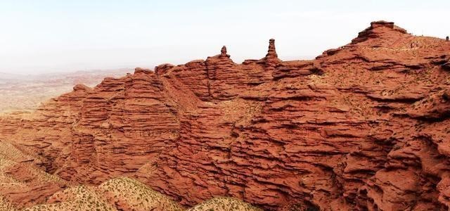 科学家 探索火星：大峡谷层层堆叠，曾有水流冲刷，或有生命痕迹