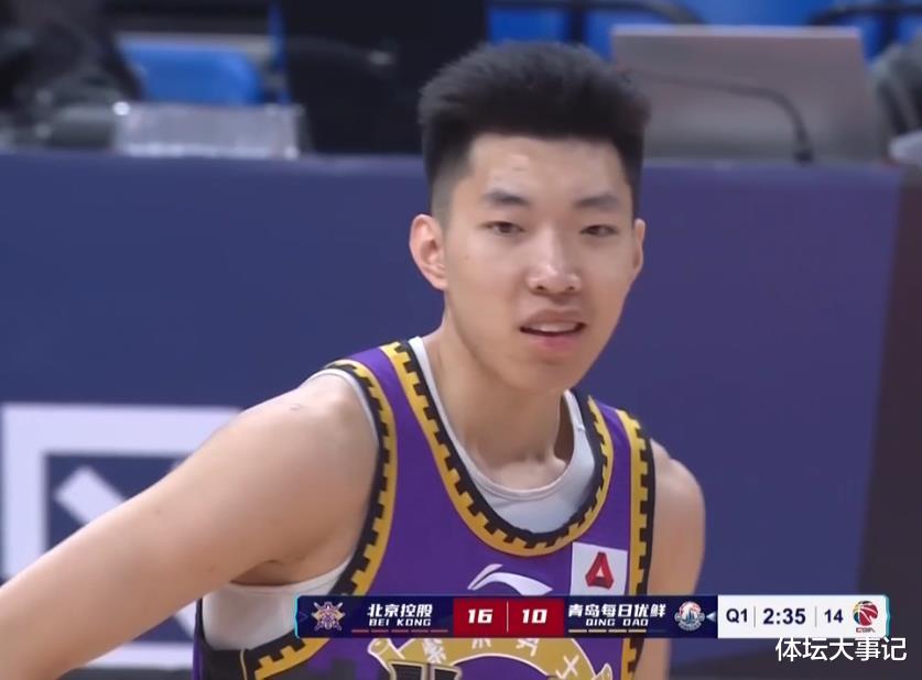 青岛男篮|领先14分！马布里破解青岛队，八一旧将拿下14＋6，威尔斯10中1