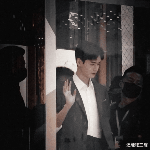 龚俊|龚俊线下活动现逆天颜值，偶遇他有多难？网友：在这就能看到