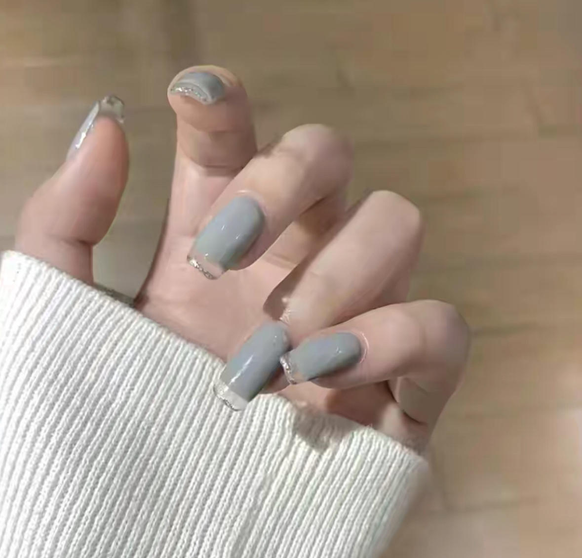 发型|郭碧婷真有阔太范，做指甲都镶“金链子”，果然是不用做家务的人