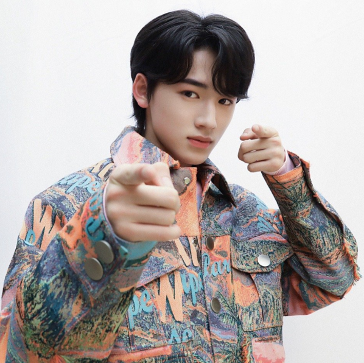 华晨宇|《王牌对王牌》在华晨宇称有娃之前官宣宋亚轩，这步棋走得明智！