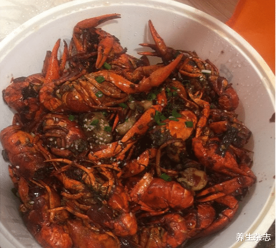 肝硬化|35岁男子“内卷”5年,确诊肝硬化1月离世,医生叹息:“内卷”害人不浅