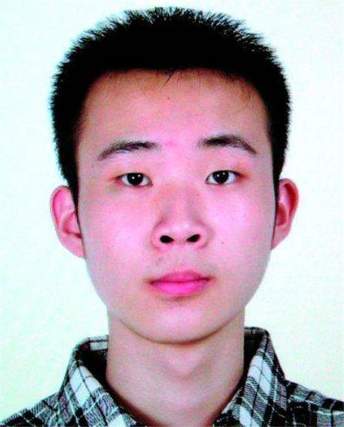 药家鑫被判死刑,临刑前的愿望仍遭拒绝,父亲希望他将罪恶都带走