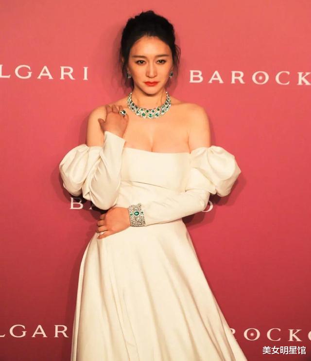 张天爱|美女明星馆：李小冉，甜美灵秀！