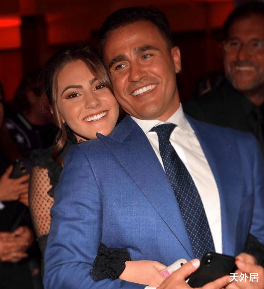 卡納瓦羅|成熟過快！卡納瓦羅為女兒慶祝20歲生日，高顏值繼承爸爸，像兄妹