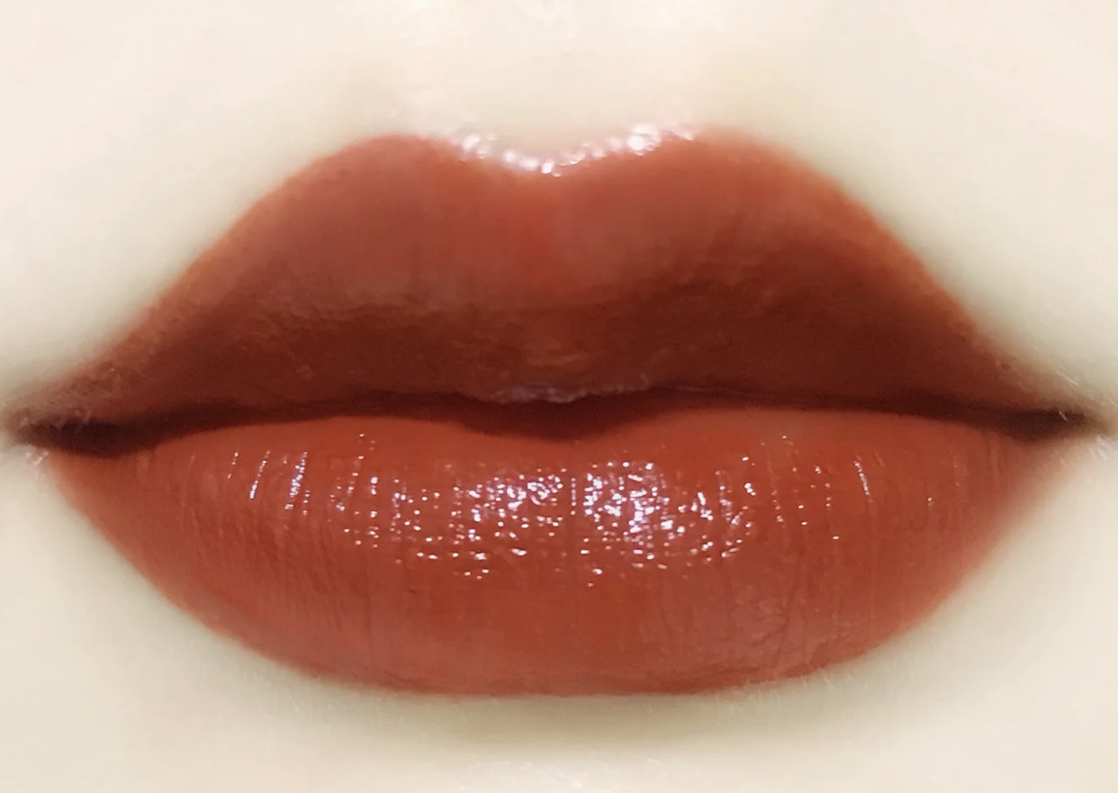 口红|黄黑皮女生,别再跟风这几支口红了!一涂准踩雷,显黑还老气