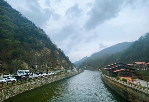 星耀见闻 卢氏旅游春意浓,人气旺