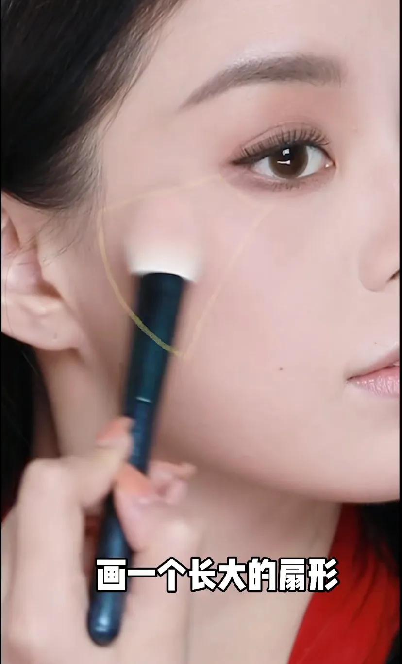 米饭|如何画出王楚然同款“仙系烟熏妆”？宝藏博主教程，3分钟get精髓