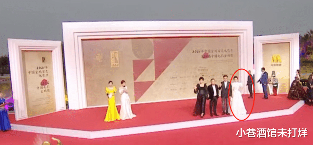 宁静|金鸡红毯太卷？宁静着装最清凉，金晨排骨胸抢镜，徐娇拍照不离场