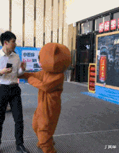 丁其琛|神回复：为什么女厕所旁边还有一个女士专用厕所