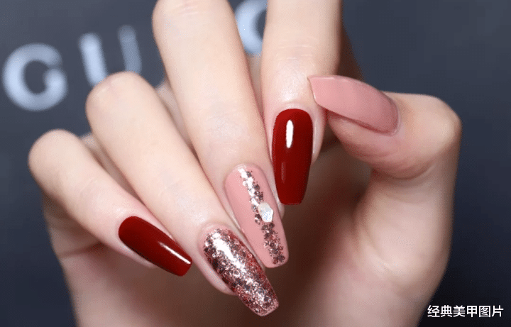 魏大勋|年前第一波美甲攻略，内有超级适合新娘的红色美甲，快来冲一波！