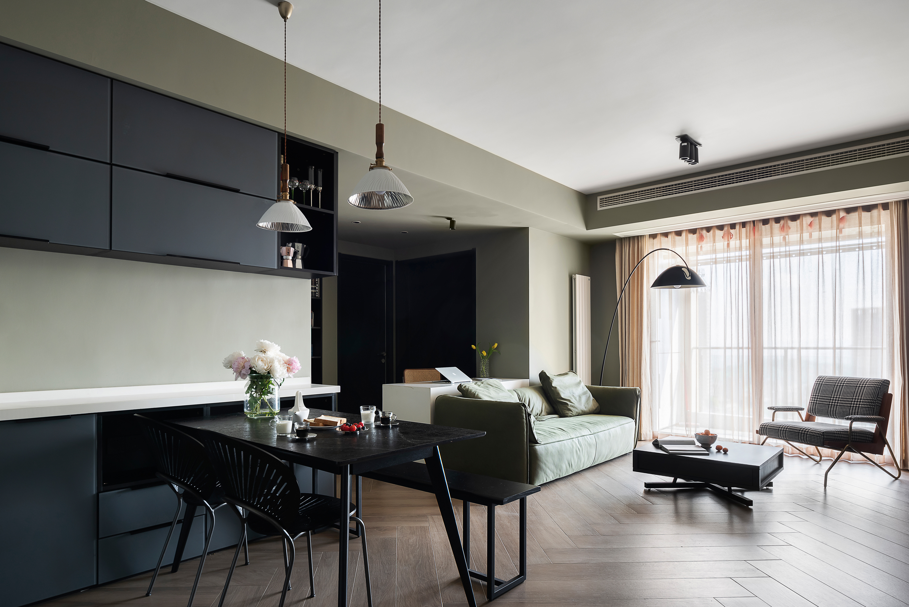 |99㎡个性北欧风，气质稳重，氛围轻松，不错的居家休闲空间