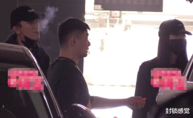 李沁|林更新又被拍到新恋情,两人互动很有爱,都亲亲抱抱了还不官宣?