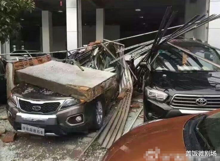 高楼外墙脱落砸死人,谁负责?整栋楼的业主赔偿合理吗?纪录片