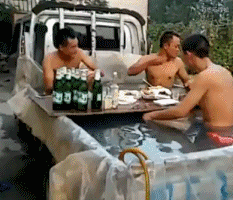 购房置业|我工资是我老公的两倍，我给弟弟十万买房怎么了？
