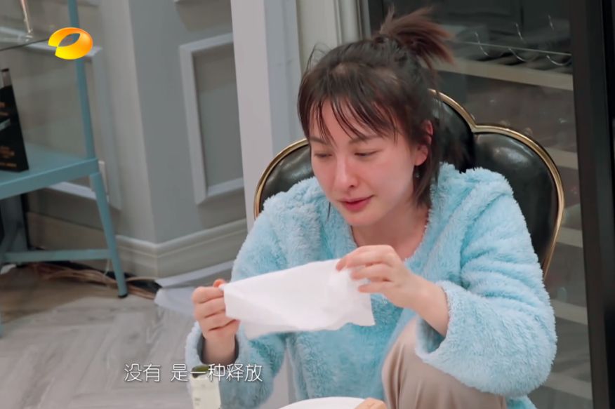 周芷若|离开《快本》这个避风港,吴昕不装了谢娜不颠了,两人真实实力见高低