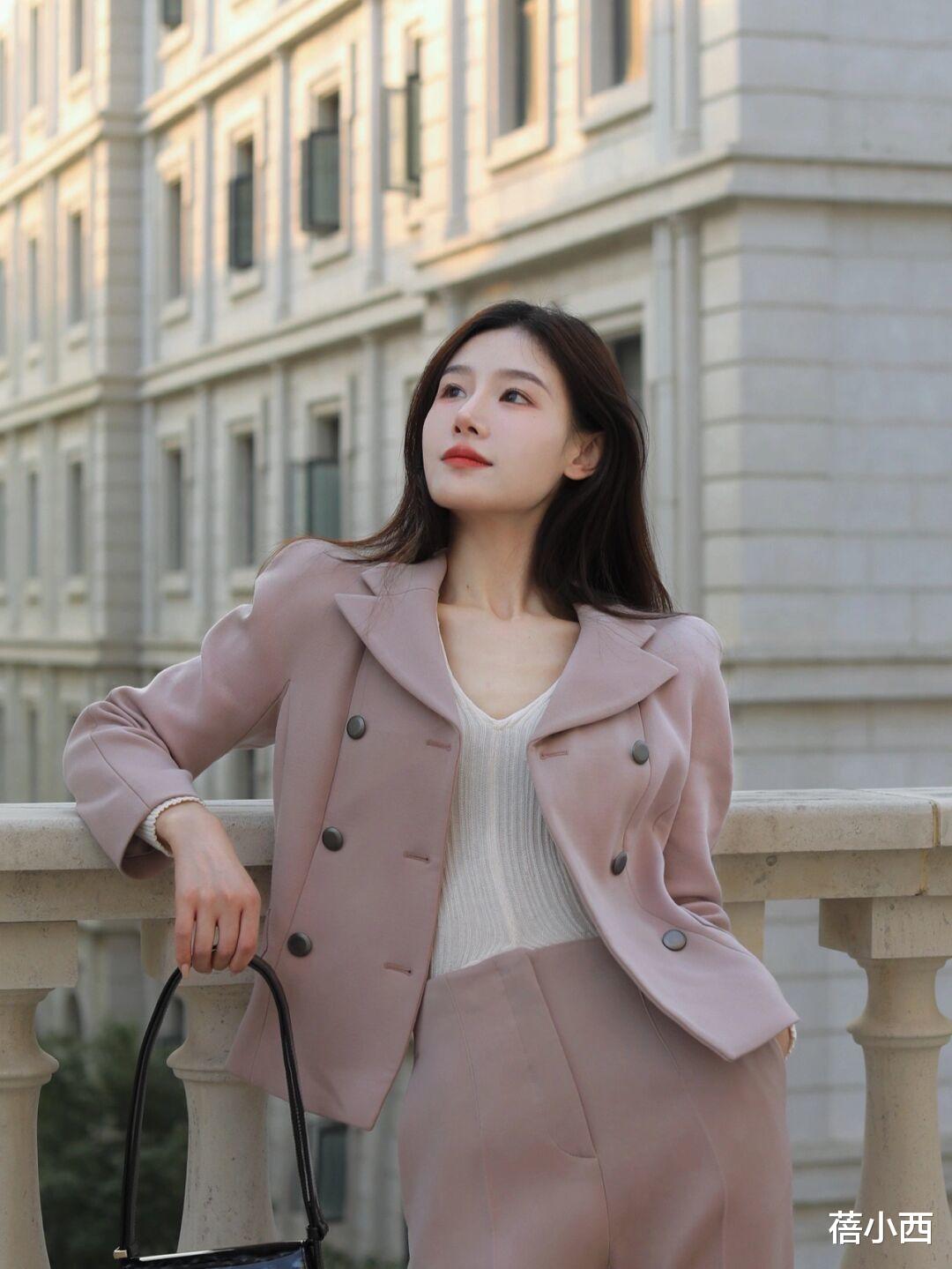 西装|“西装”才是最受热爱的单品，分享4个实用款，保暖好看又提气质