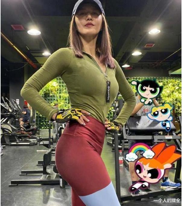 谭维维|39岁谭维维，常年坚持健身，曲线曼妙迷人，好身材一目了然