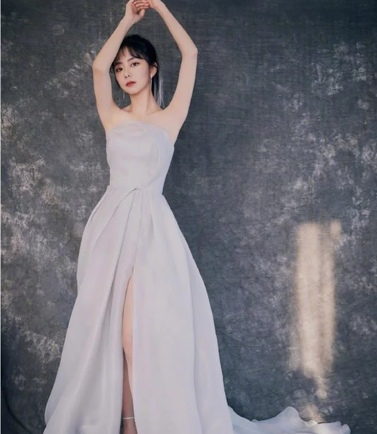 灵熙说珠宝 “学生妹”谭松韵，158的个子，却能穿出高个子的既视感