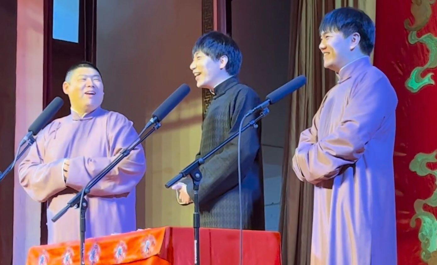 小姐姐|“失业寡妇”何九华登台说相声,新旧搭档忙综艺,他好像没事干