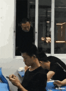 小姐姐 “公司团建，男同事各选择一名女同事回家”评论是魔鬼吗？哈哈哈